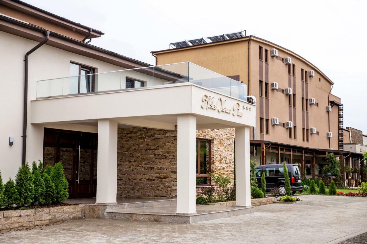 Hotel Yarus Plus Плоєшті Екстер'єр фото