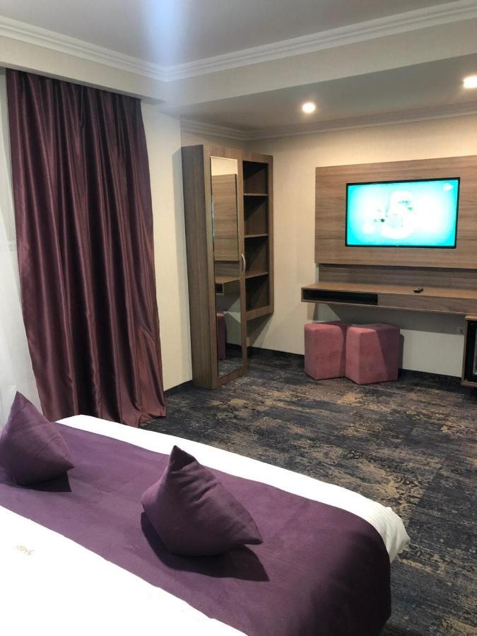 Hotel Yarus Plus Плоєшті Екстер'єр фото